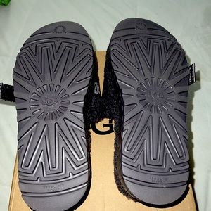 UGG slipper sherpa slides!